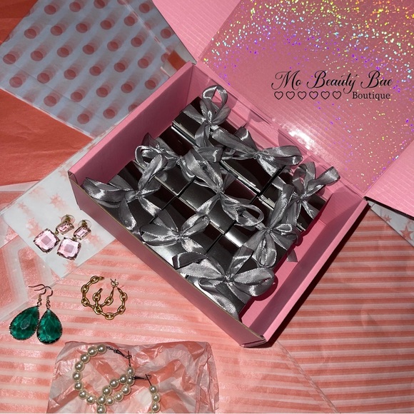 Boutique Surprise Gift Box - Picture 6 of 11